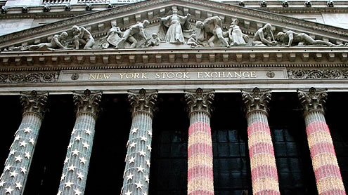 Faultering US economy sparks another type of import:shoppers