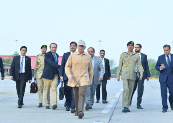 PM directs CDA to operationalize Islamabad metro bus service from April 16, orders inquiry into project’s delay