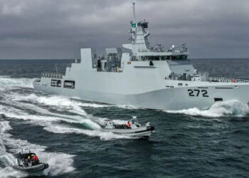 PM lauds Pak Navy for defending country’s sea frontiers