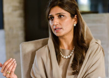 Khar updates PM on recent Afghanistan visit